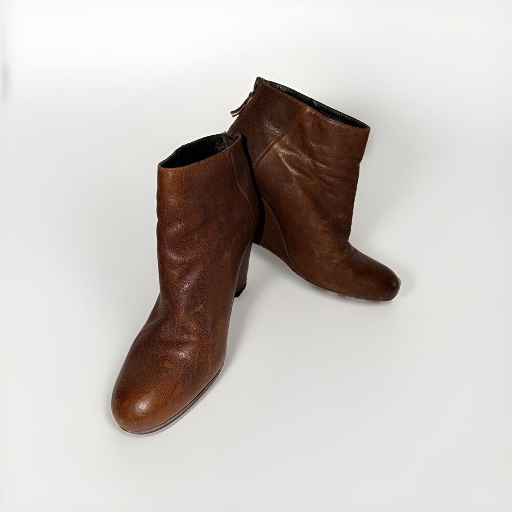 Stuart Weitzman Rho Brown Leather Wedge Ankle Boots Size 8M Back Zip JB2